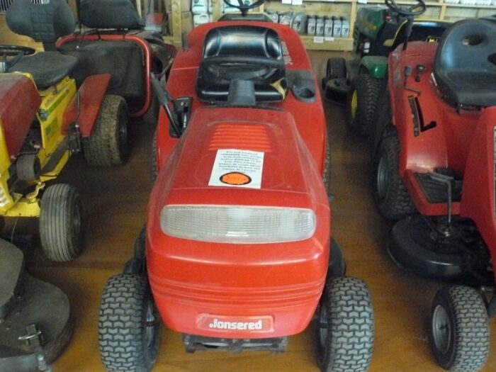 Tracteur tondeuse thermique Jonsered